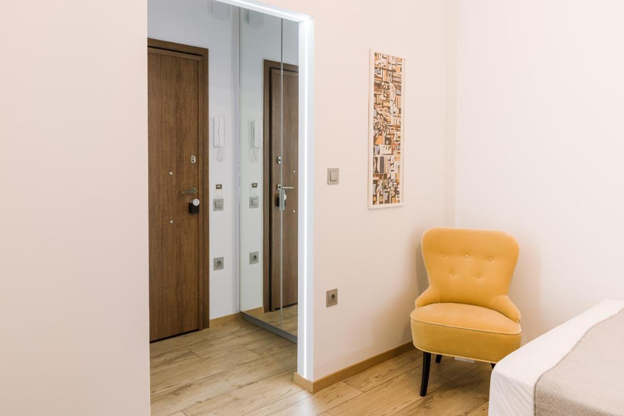 Minimal Apartment On The Shadow Of The Acropolis أثينا المظهر الخارجي الصورة