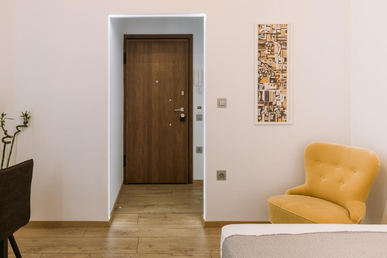Minimal Apartment On The Shadow Of The Acropolis أثينا المظهر الخارجي الصورة