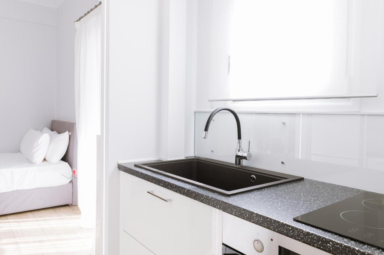 Minimal Apartment On The Shadow Of The Acropolis أثينا المظهر الخارجي الصورة